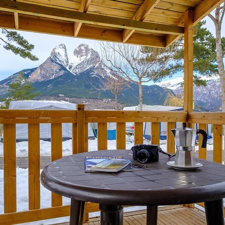 Bungalows Del Camping Pedraforca Saldes Room photo