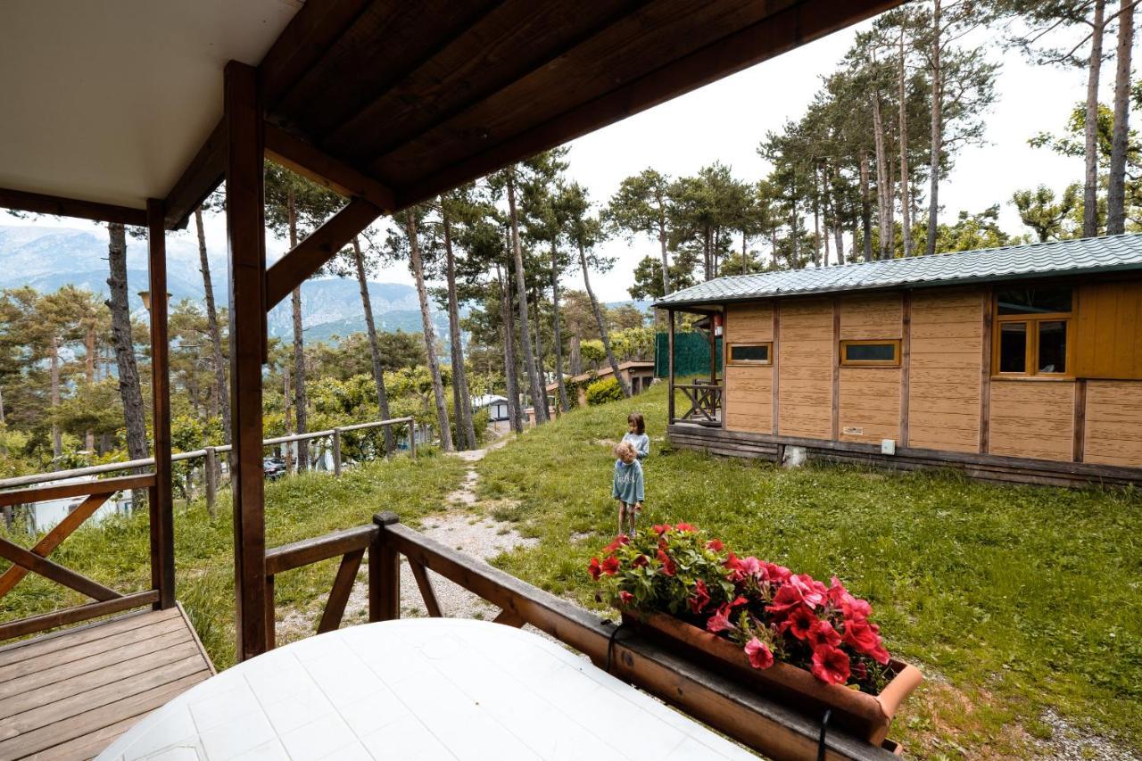 Bungalows Del Camping Pedraforca Saldes Exterior photo